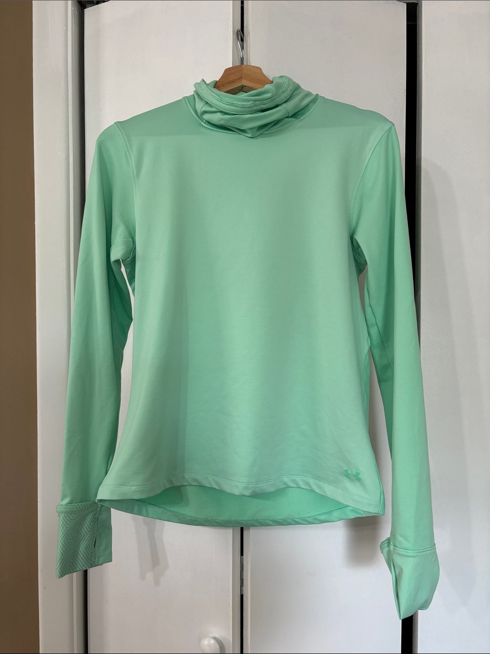 Under armour funnel running infared up the pace long sleeve mint shirt